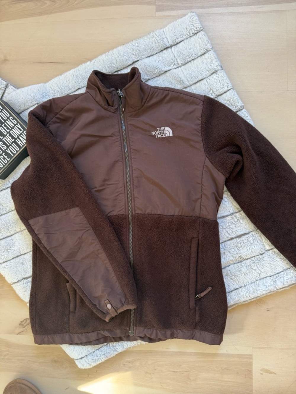 The North Face Deep Brown Fleece Jacket with Black Logo Patch - Picture 1 of 2